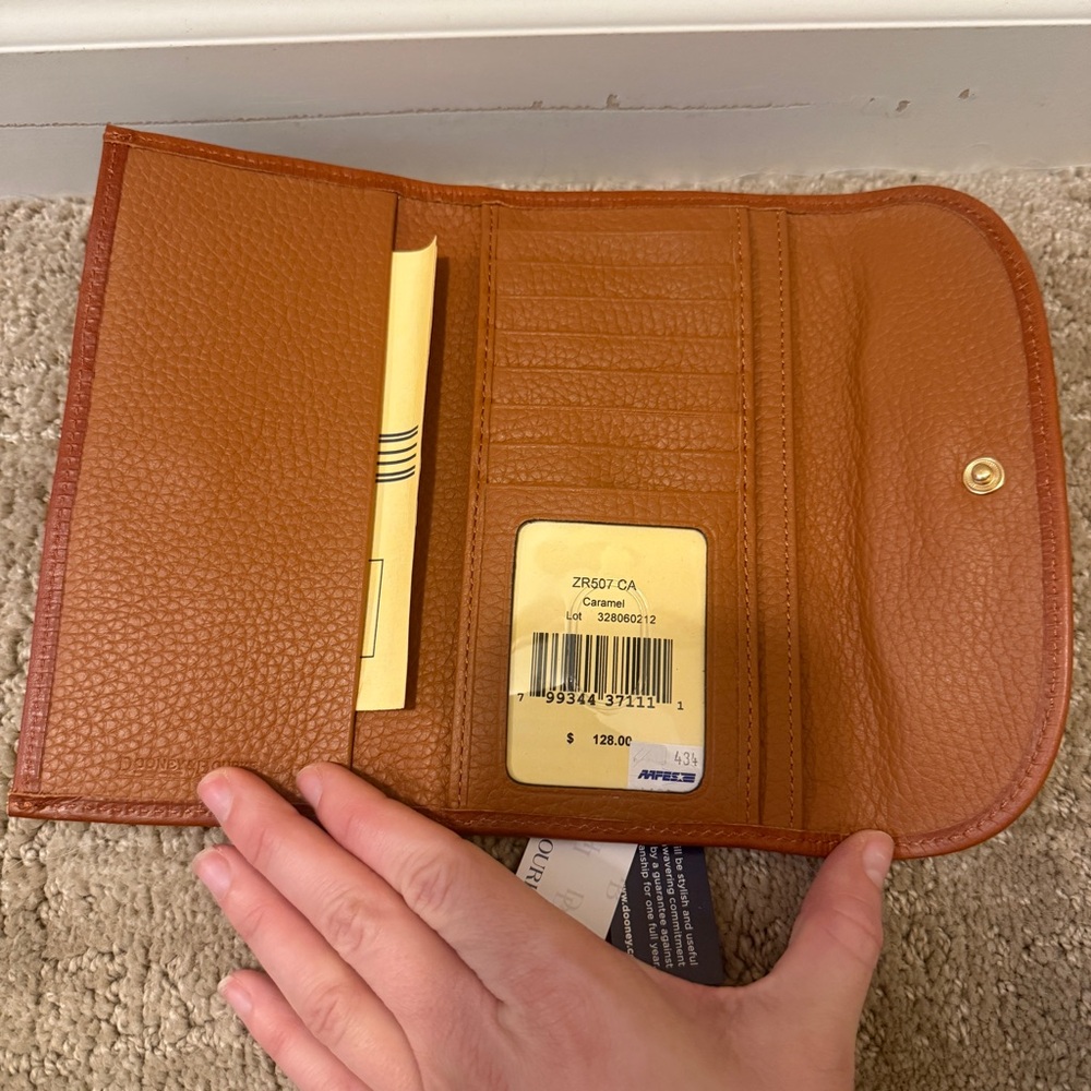 Dooney & Bourke Pebble Grain Leather Continental Clutch Wallet Luca Caramel NWT - Picture 3 of 5